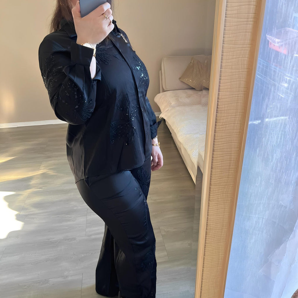 Ensemble brodé satiné