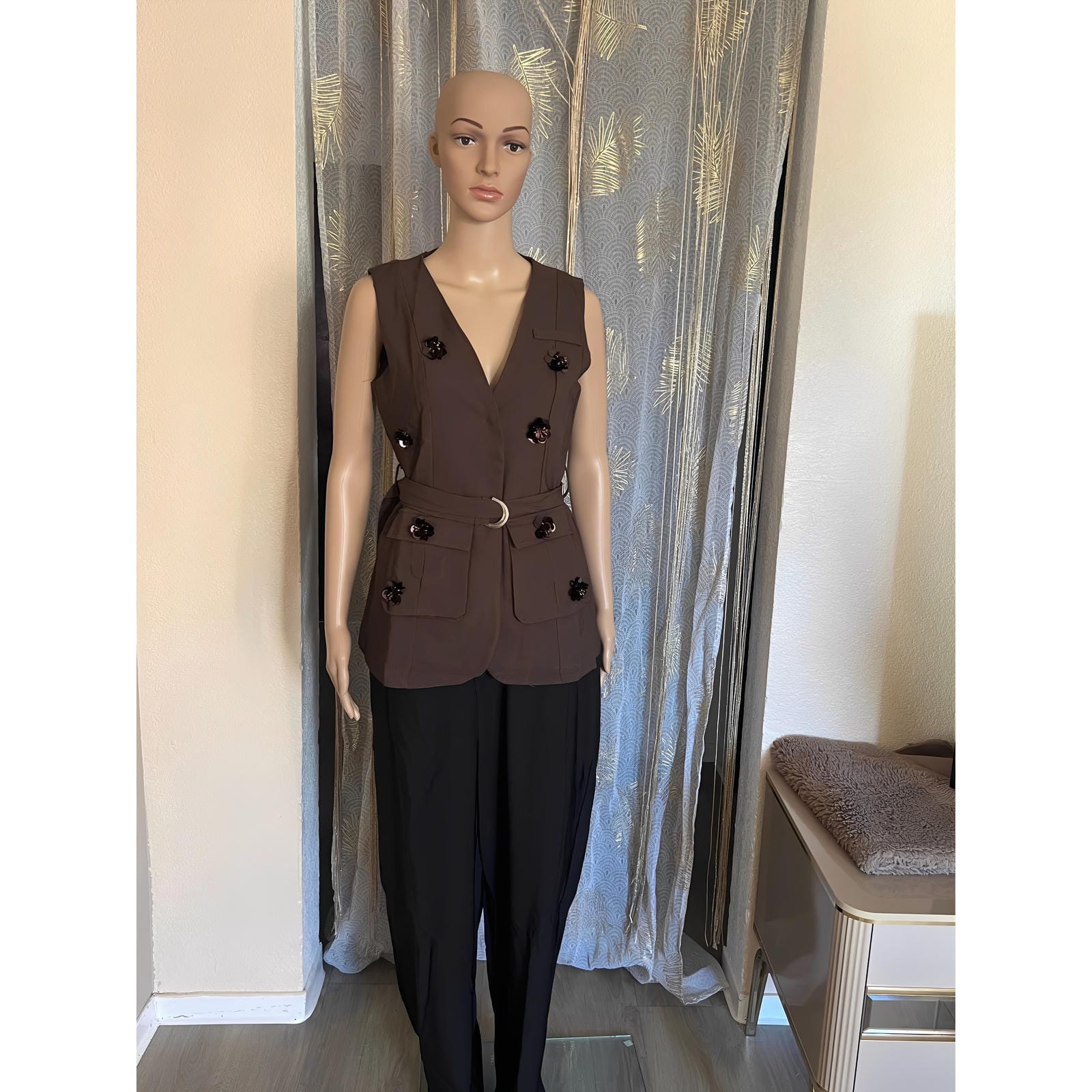 Gilet à détails brodés élégants