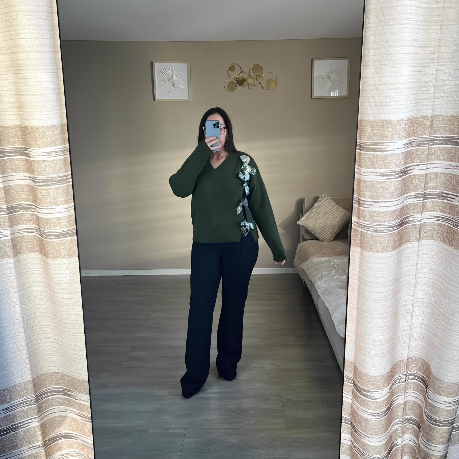 Pull en jersey avec nœud et paillettes