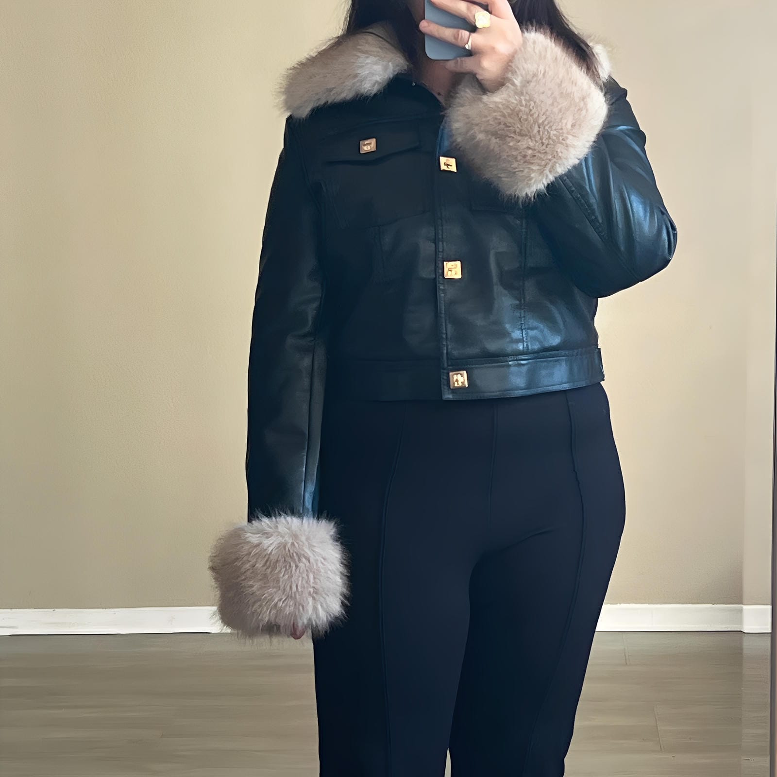 Veste en simili cuir avec fausse fourrure